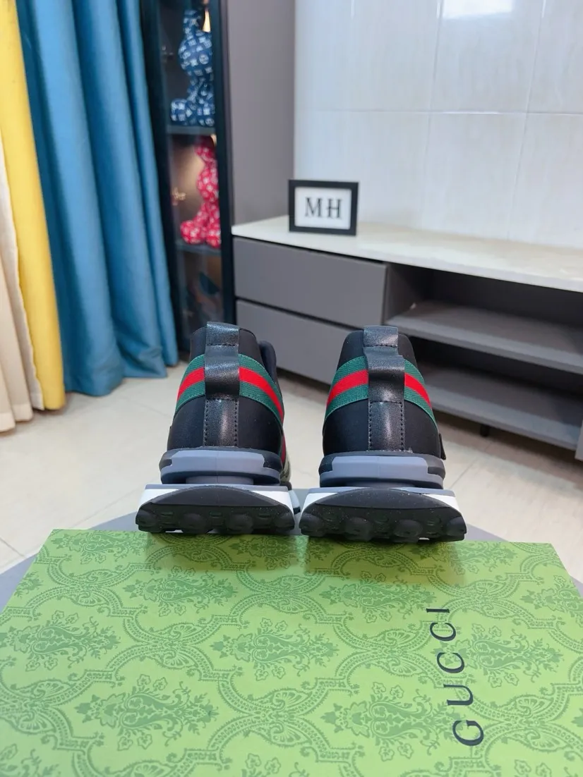 Factory price 458🌹🌹GUCCI [Gucci] New high-end brand of men's shoes, the latest fashionable casual men's shoes, trendy and versatile style, relaxed and sporty style, uppers imported from Italy, first-layer cowhide, genuine leather lining and ultra-fine workmanship. Original personalized fashionable rubber wear-resistant outsole, light and comfortable on the foot, size 38-44